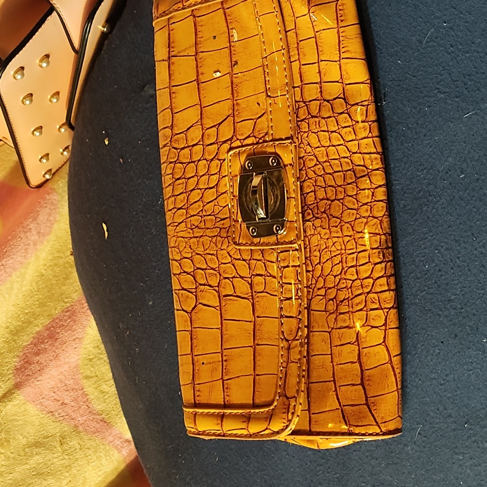 Clutch purse